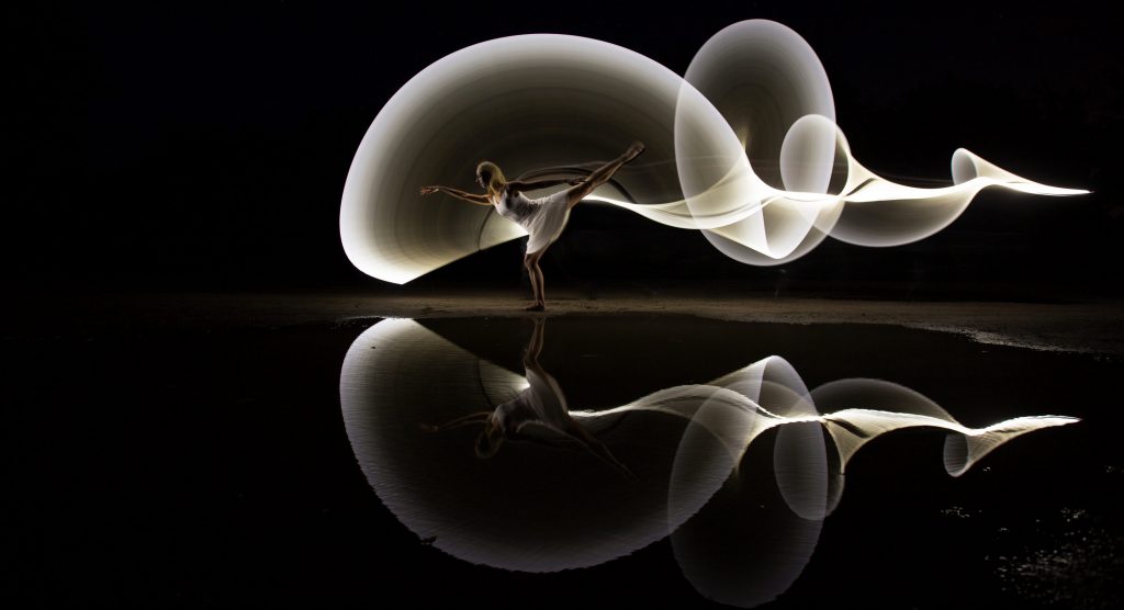 Use Reflection in your Light Painting Photography